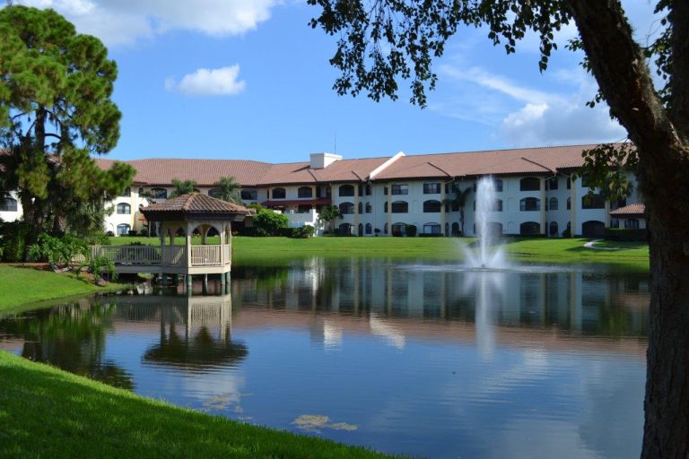 The Fountains at Lake Pointe Woods 1 768x512